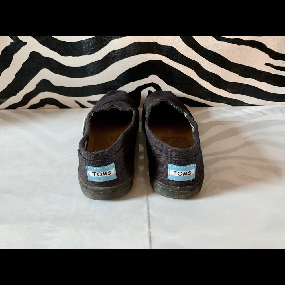 Toms shoes black size 3.5 youth, New